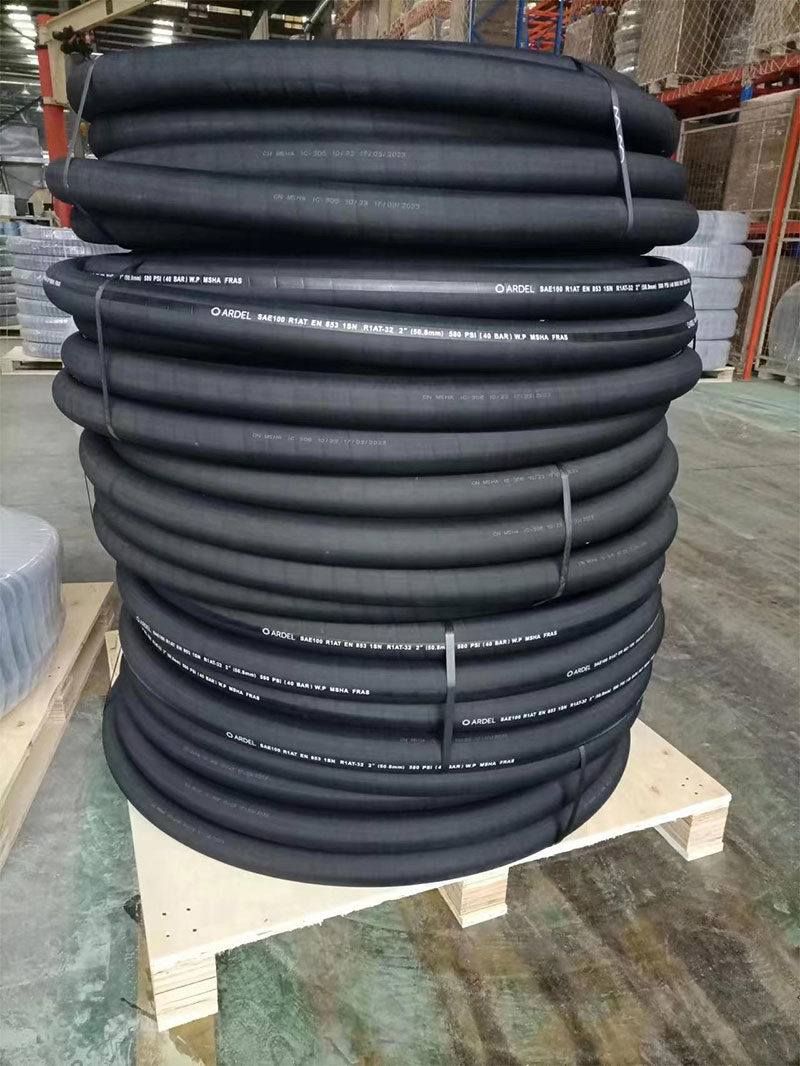 Analysis of High Pressure Sandblasting Rubber Hose Materials